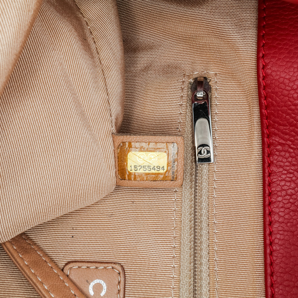 Pre-Loved Chanel Quilted Caviar Expandable Zip Tote - Picture 6 of 11